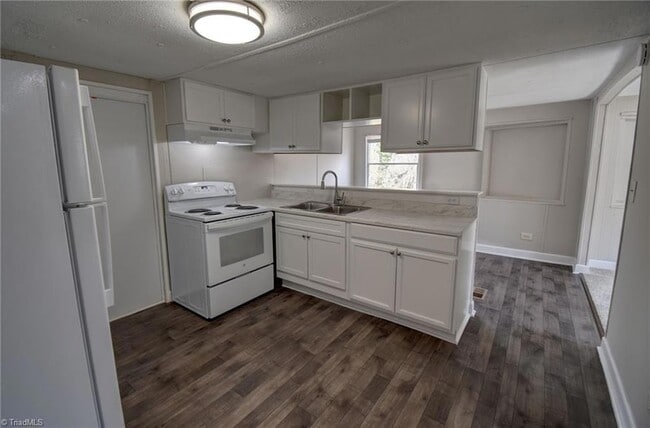 Building Photo - 4606 Woodvery Dr