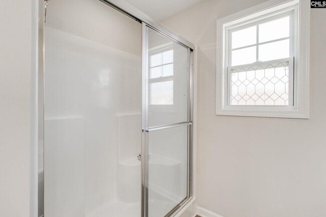 Building Photo - 246 Honey Hill Way