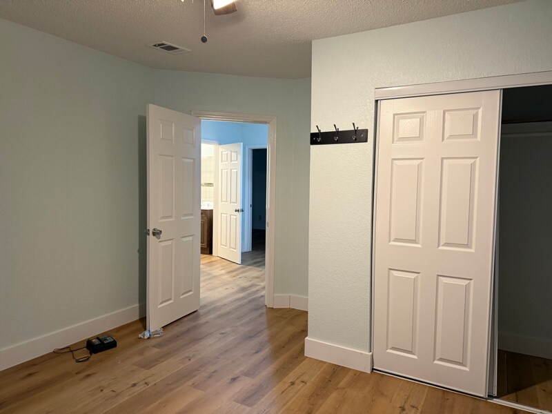 Building Photo - 2543 E Ann Arbor Ave