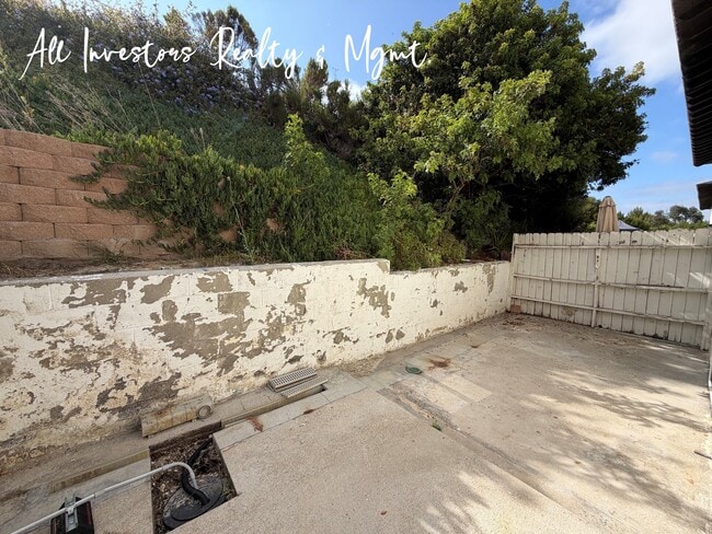 Building Photo - 2136 Via Sonora