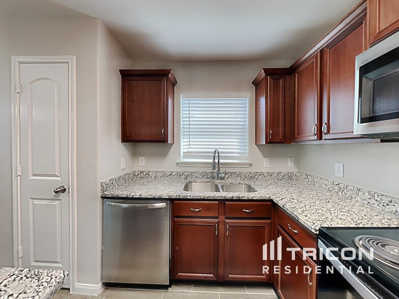 Building Photo - 6219 Still Meadow