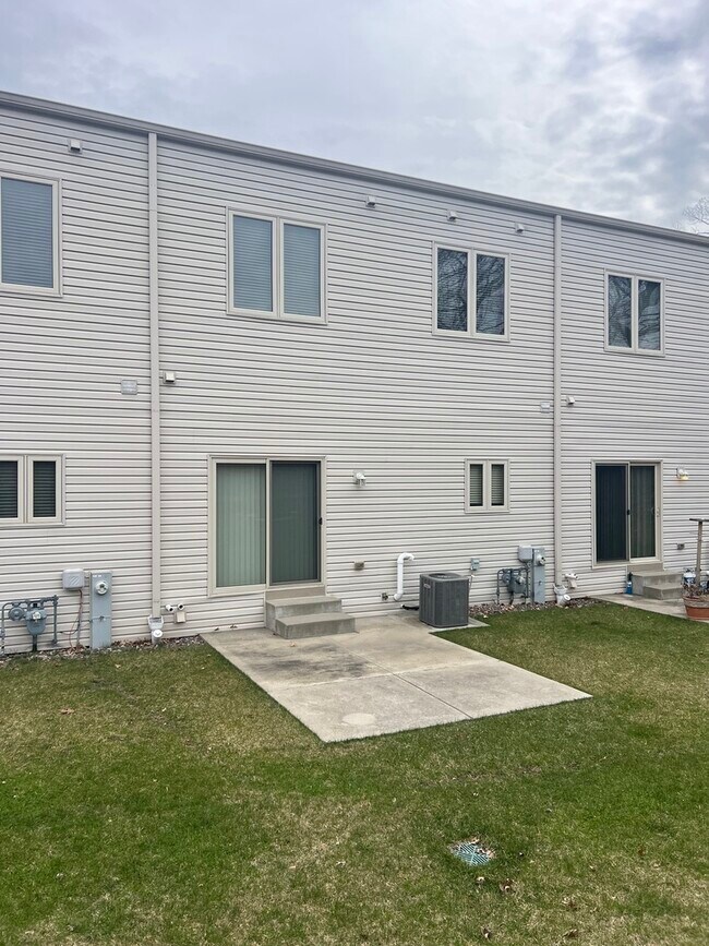 Building Photo - 908 East St