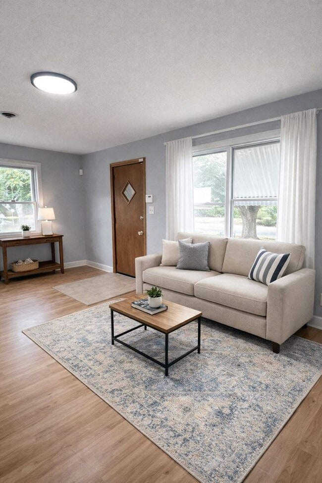 Building Photo - 3 Bed 1 Bath Single Family Home in Gary!