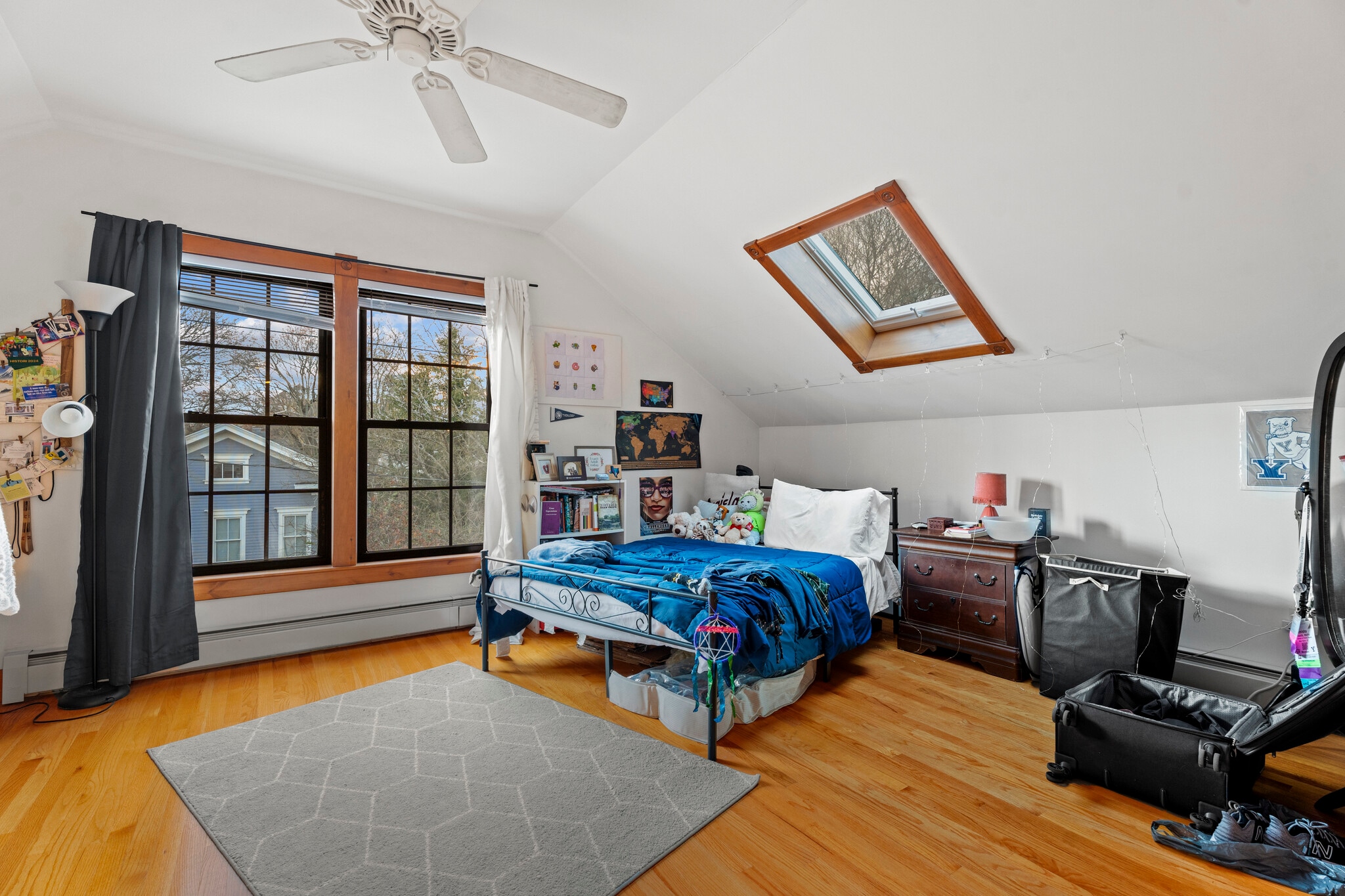 Second floor bedroom - 35 Eld St