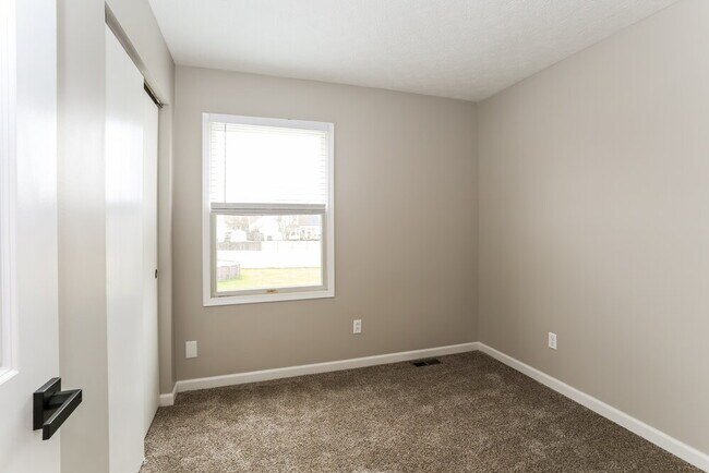 Building Photo - 2291 Chadsterz Dr