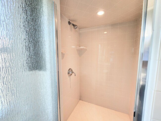 Building Photo - Elegant, spacious home in San Mateo