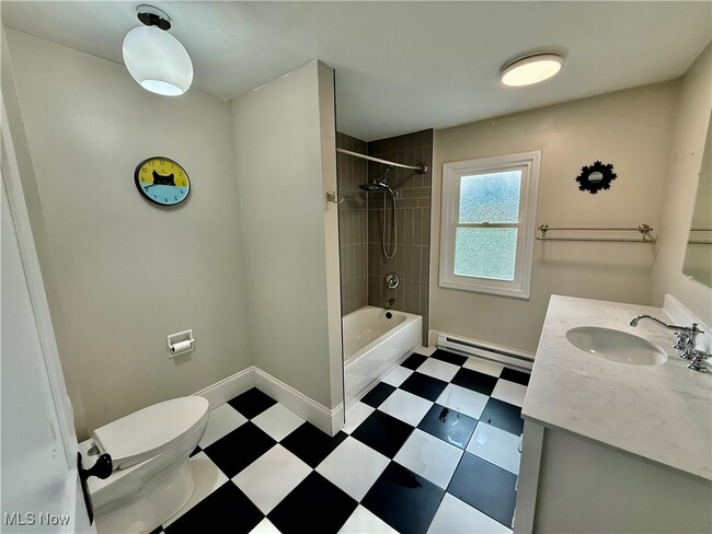 Building Photo - 1206 Foster Ave