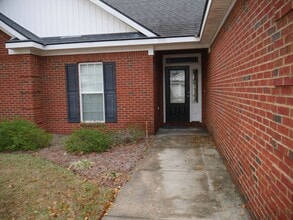 Building Photo - Beautiful 3/2 located in Valdosta