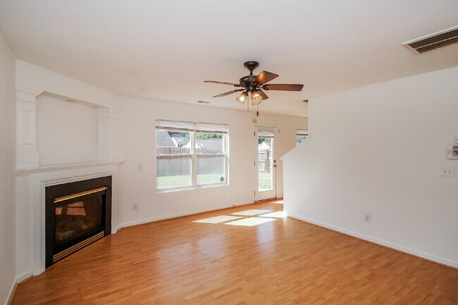 Building Photo - 734 Aberdeen Glen Pl