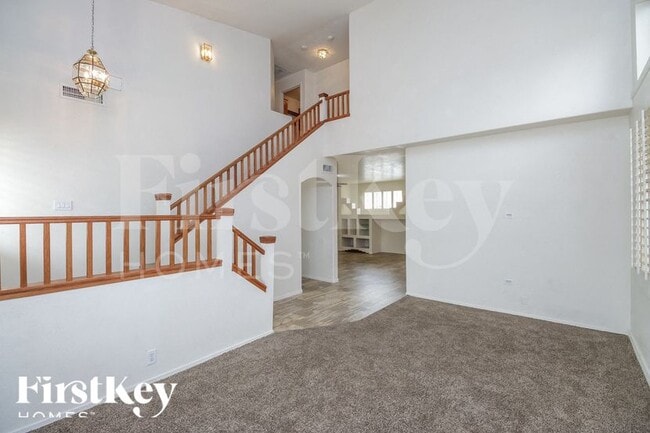 Building Photo - 1562 E Oakland St