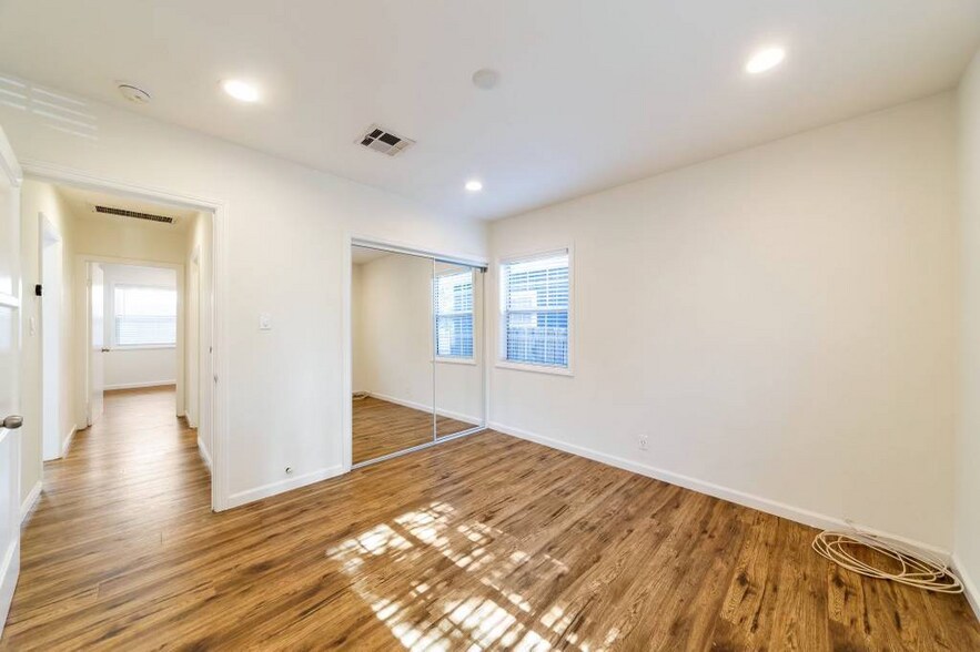 Building Photo - 11613 Haynes St