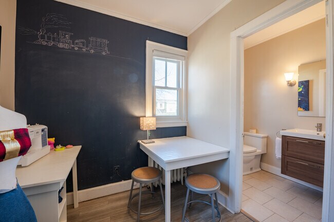 Building Photo - 23 Sherwood Ave