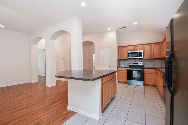 Building Photo - 18006 Willow Cliff Ln