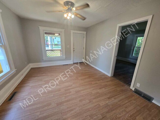 Building Photo - 3-Bedroom Home in Saginaw