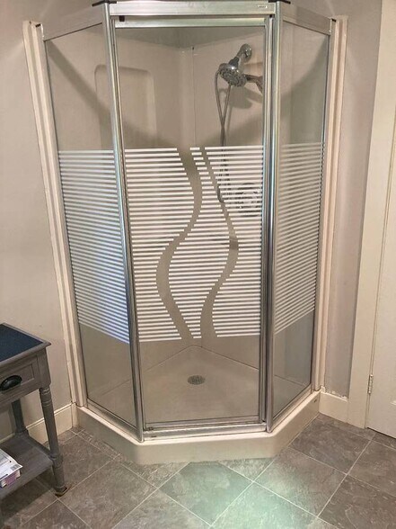 Building Photo - 886 VT-74