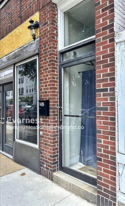 Building Photo - 1409 Hull St