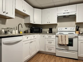 Building Photo - 34 Brook St