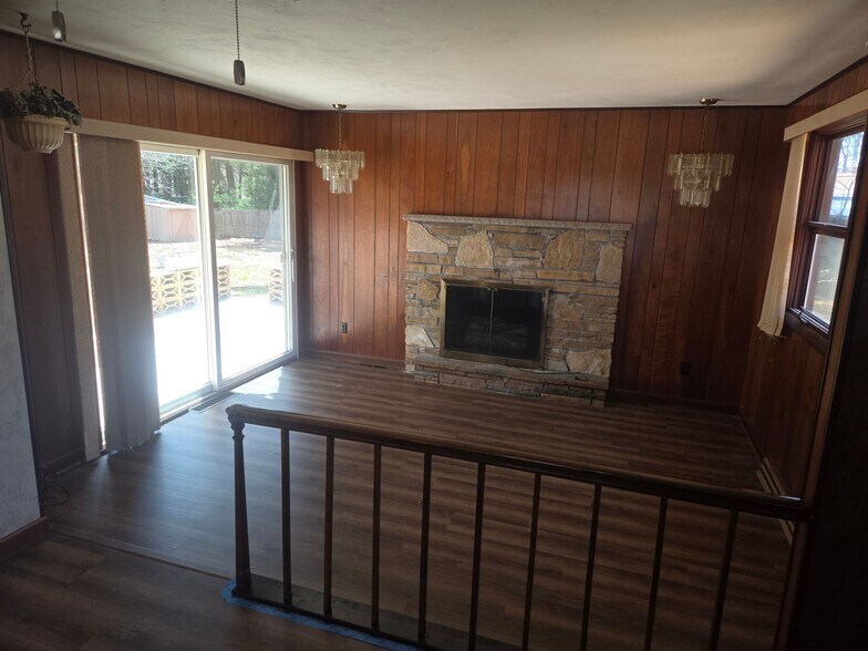 Building Photo - 28 Burt St