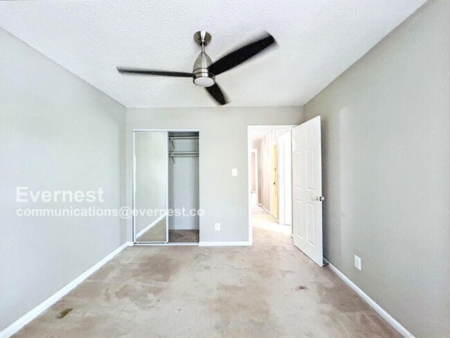 Building Photo - 1654 Oak Spring Way