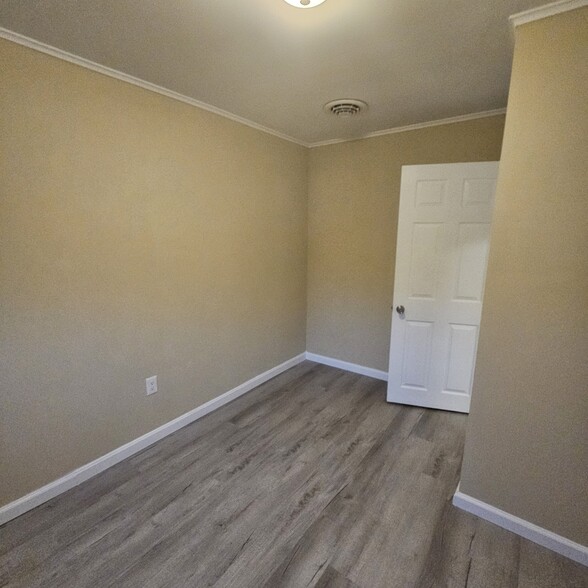 Building Photo - 94 7th Ave
