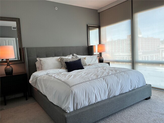 Building Photo - 4909 Laclede Ave