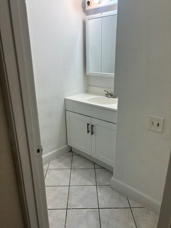 Building Photo - 1395 McQuesten Dr