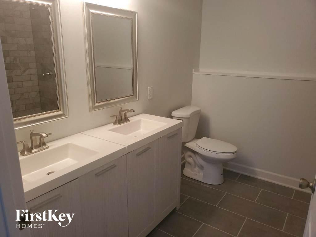 Building Photo - 4207 Edinburgh Dr