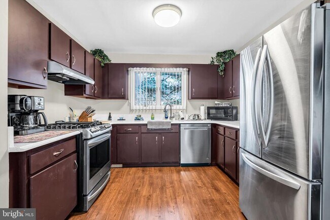 Building Photo - 2 Leicester Ln