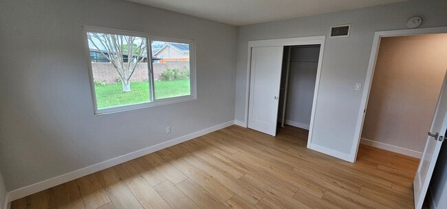 Building Photo - DEL CERRO / SAN DIEGO - Newly Remodeled Ch...