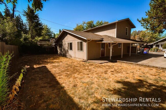 Building Photo - 2427 Miami Ln