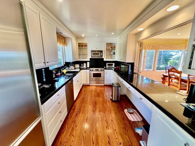 Building Photo - Charming and Accommodating Carmel-by-the-Sea Home coming soon!