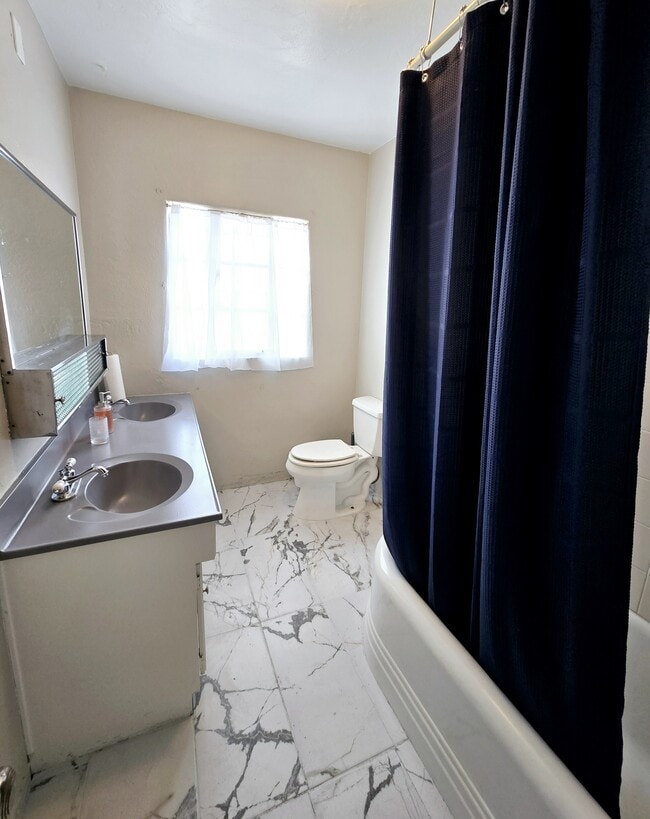 Bathroom - 205 Harvard Dr SE