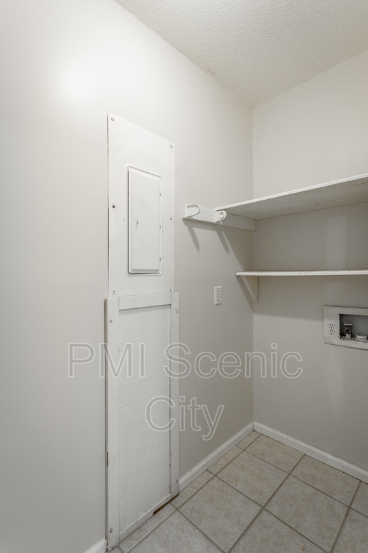 Building Photo - 1602 Rustic Homes Ln
