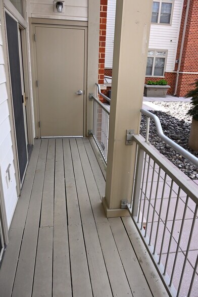 Building Photo - 309 Holland Ln