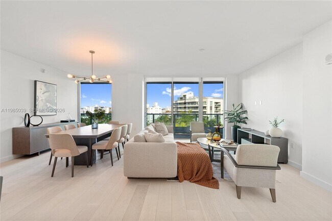 Building Photo - 9201 E Bay Harbor Dr