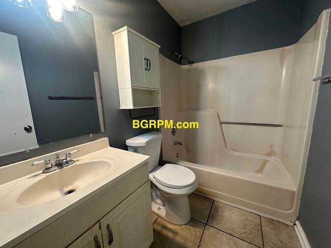 Building Photo - 3 BD, 1 BA, home in Cabot