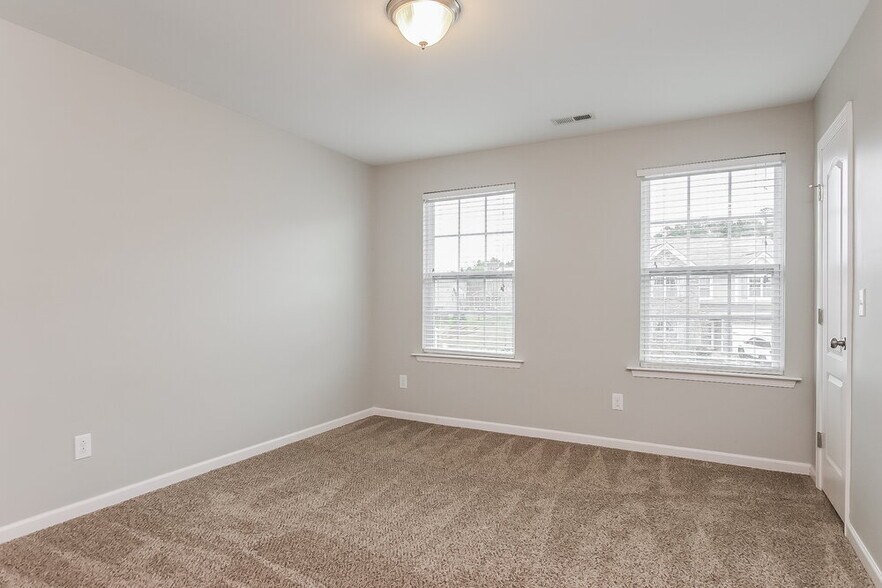 Building Photo - 1712 Fern Hollow Trail
