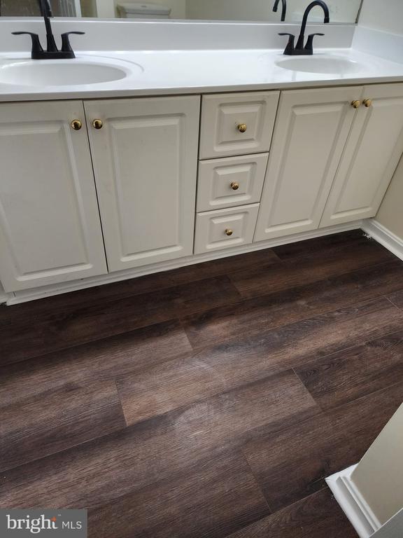 Building Photo - 14120 Silver Teal Way