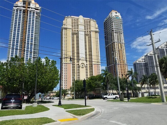 Building Photo - 250 180th Dr