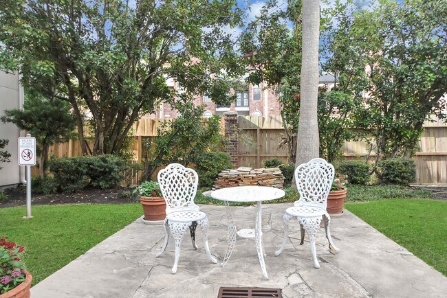 Building Photo - 2333 Bering Dr