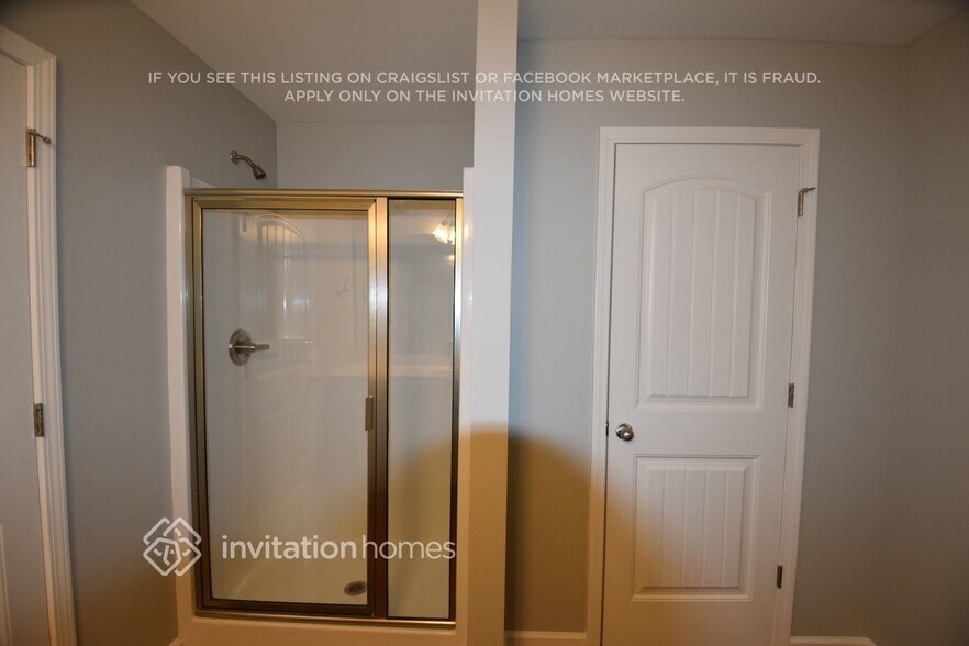 Building Photo - 10 Fernhill Ct