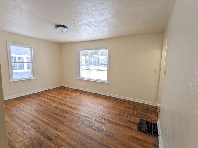 Building Photo - 1969 Wood St