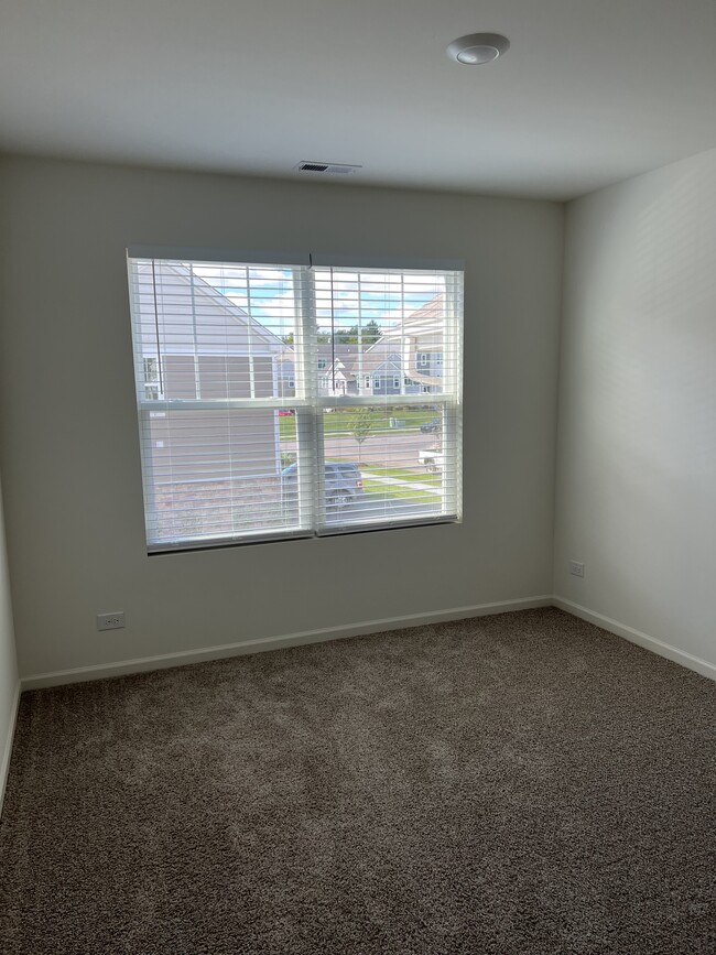 Building Photo - 3837 Currant Ln