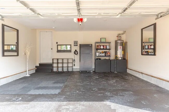 Building Photo - 901 Bordeaux Pl