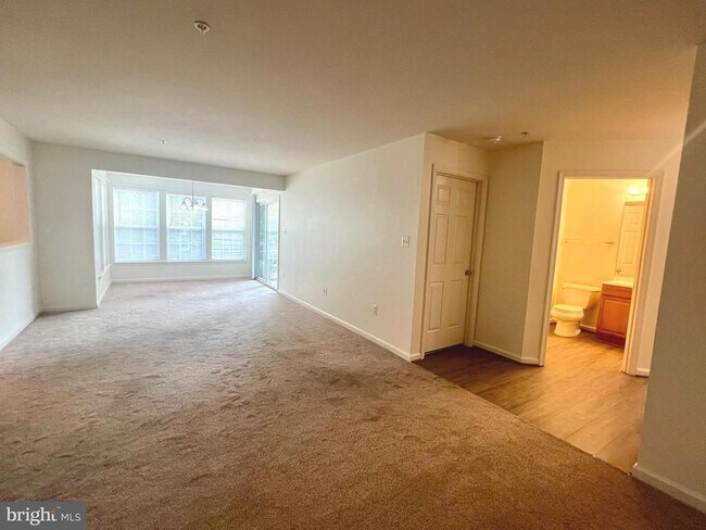 Building Photo - 7532 Coxton Ct