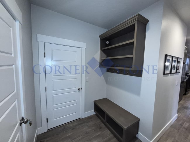 Building Photo - Stunning home in quiet subdivision!