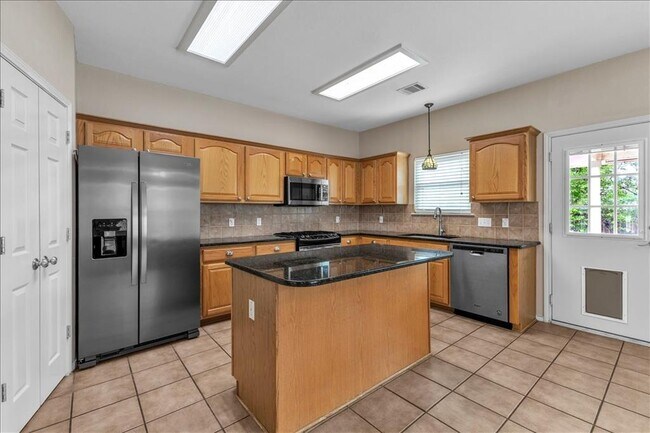 Building Photo - 3531 Roberto Clemente Ln