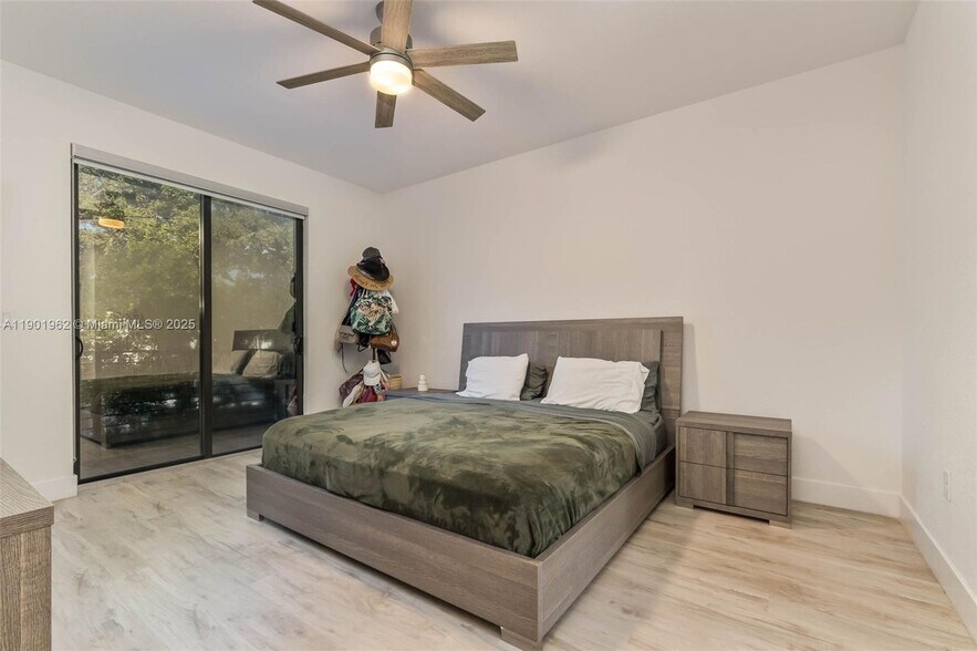 Building Photo - 2430 SW 145th Pl