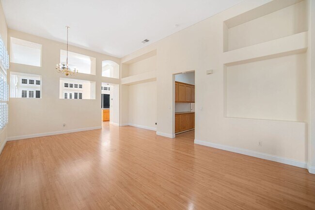 Building Photo - Highly Desirable Executive Home: 4 Bedrooms, 3 Bathrooms of Luxury Living
