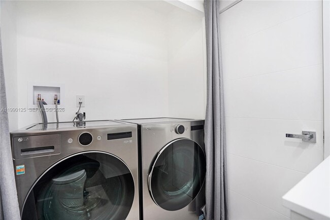 Building Photo - 19101 NE 36th Pl